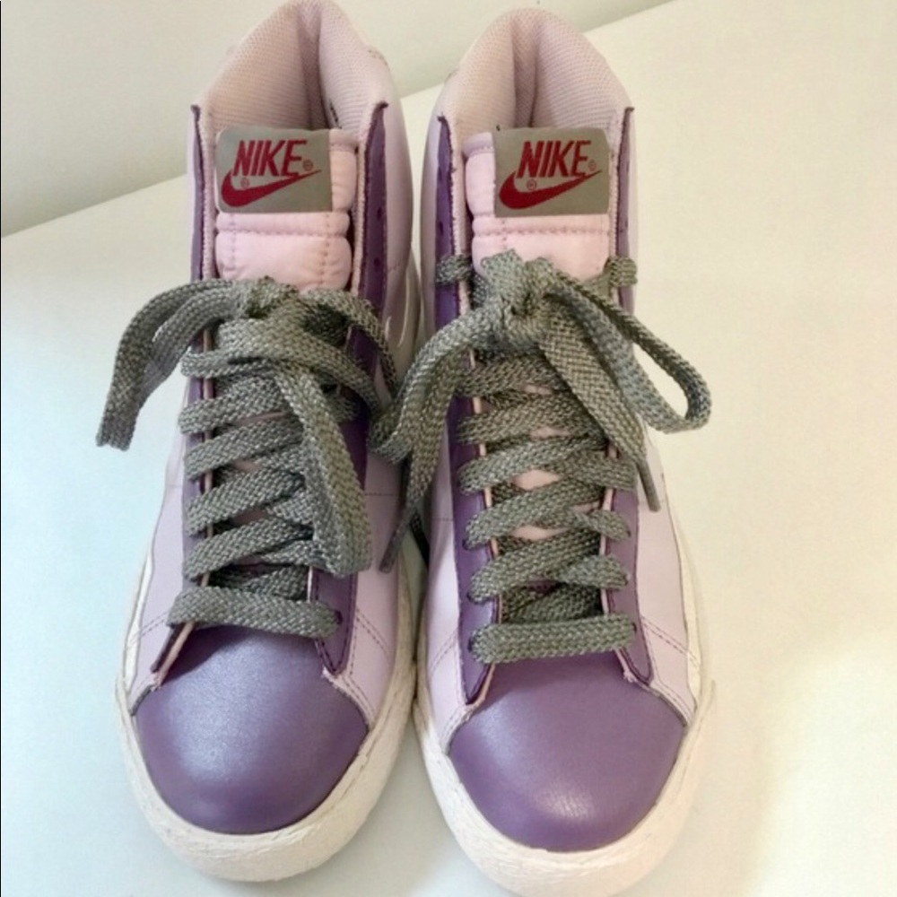 Nike Shoes - Picture 4 of 4